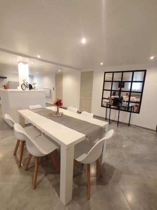 Appartement 100m2, indépendant dans notre maison avec petit déjeuner Garennes-sur-Eure Extérieur photo