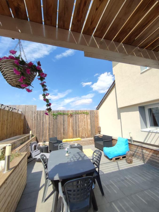 Appartement 100m2, indépendant dans notre maison avec petit déjeuner Garennes-sur-Eure Extérieur photo
