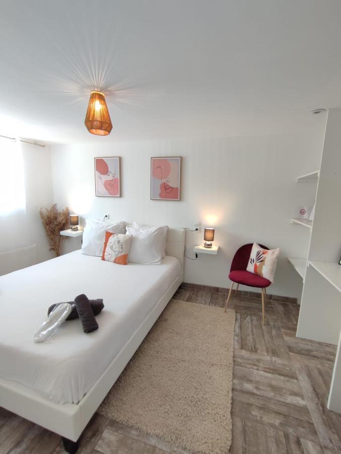 Appartement 100m2, indépendant dans notre maison avec petit déjeuner Garennes-sur-Eure Extérieur photo