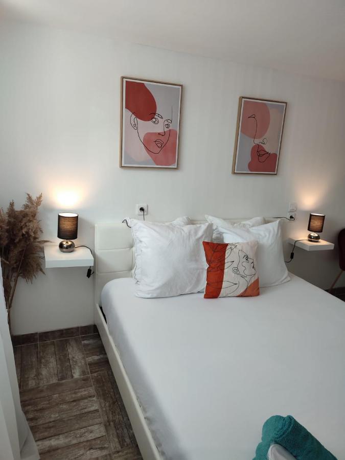 Appartement 100m2, indépendant dans notre maison avec petit déjeuner Garennes-sur-Eure Extérieur photo