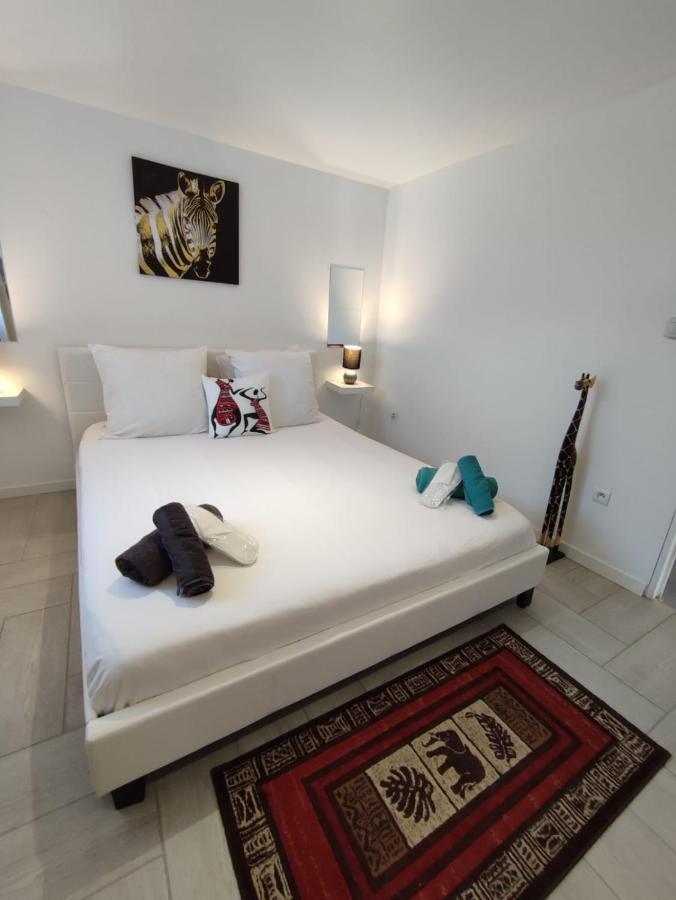 Appartement 100m2, indépendant dans notre maison avec petit déjeuner Garennes-sur-Eure Extérieur photo